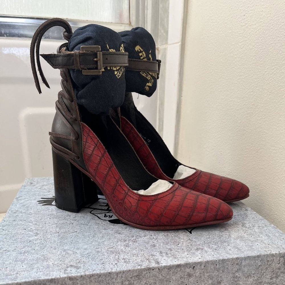 Freebird by Steven Jillian Red Croco Genuine Leather Pumps